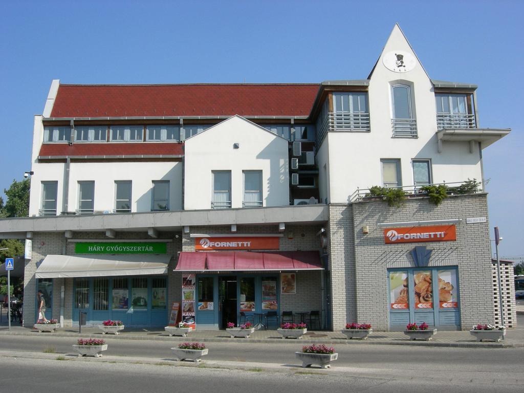 Hary Hotel Kecskemet Exterior photo