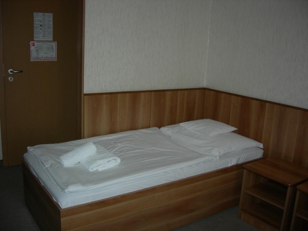 Hary Hotel Kecskemet Room photo